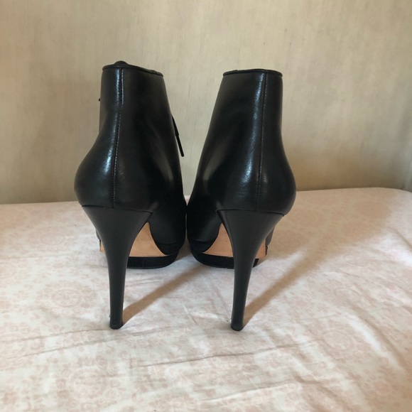 Ann Taylor size 8 Lace up Booties - Picture 4 of 7